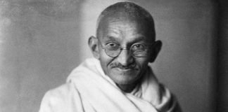 अमेरिका के कैलिफोर्निया में पार्क में लगी महात्मा गांधी मूर्ती से तोड़फोड़ महात्मा गांधी मूर्ती से तोड़फोड़