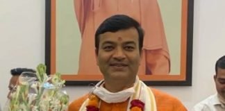 यूपी सरकार में मंत्री आनंद स्वरूप ने किया ओवैसी पर हमला, कहा- खत्म हो जाएंगे ओवैसी मानसिकता वाले लोग यूपी सरकार में मंत्री आनंद स्वरूप