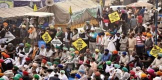 किसान आंदोलन: KMP Expressway पर किसानों का चक्का जाम, टोल प्लाजा फ्री कराने का ऐलान किसानों का चक्का जाम