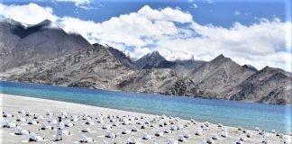 अंतर्राष्ट्रीय योग दिवस: गलवान घाटी और पैन्गोंग झील के किनारे ’हिमवीरों’ ने किया योगाभ्यास अंतर्राष्ट्रीय योग दिवस