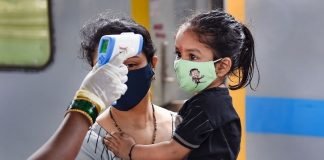 सरकार ने बताया – भारत में अगले महीने से शुरू हो सकती है बच्चों की वैक्सीनेशन बच्चों का वैक्सीनेशन