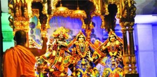 श्री कृष्ण जन्माष्टमी 2021: इस्कॉन मंदिर में होगा भगवान का महाअभिषेक, 400 कलश प्रयोग में लाए जाएंगे श्री कृष्ण जन्माष्टमी 2021