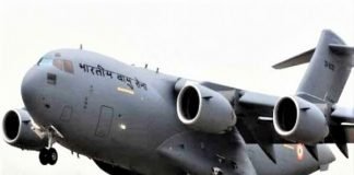 अफगान संकट: काबुल से 120 भारतीयों को लेकर जामनगर पहुंचा वायुसेना का विमान वायुसेना का विमान