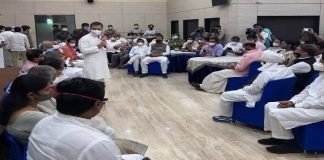 राहुल की ब्रेकफास्ट डिप्लोमेसी में बिखरा नजर आया विपक्ष, BSP, AAP ने बनाई दूरी राहुल की ब्रेकफास्ट डिप्लोमेसी
