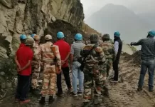 किन्नौर में भूस्खलन से अब तक 13 लोगों की मौत, बचाव कार्य लगातार जारी हिमाचल में चट्टान गिरने से मौत