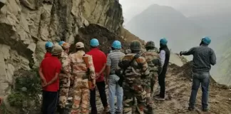 किन्नौर में भूस्खलन से अब तक 13 लोगों की मौत, बचाव कार्य लगातार जारी हिमाचल में चट्टान गिरने से मौत
